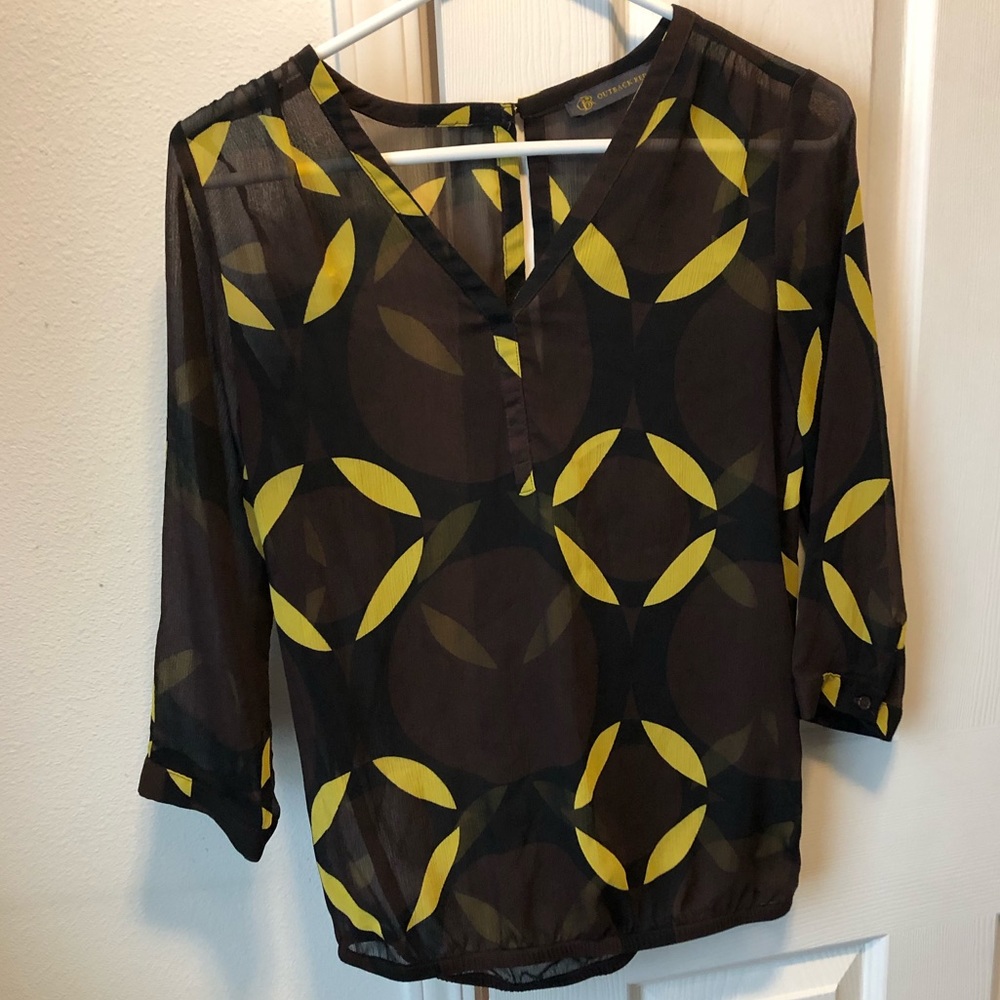 Outback Red sheer quarter sleeve top